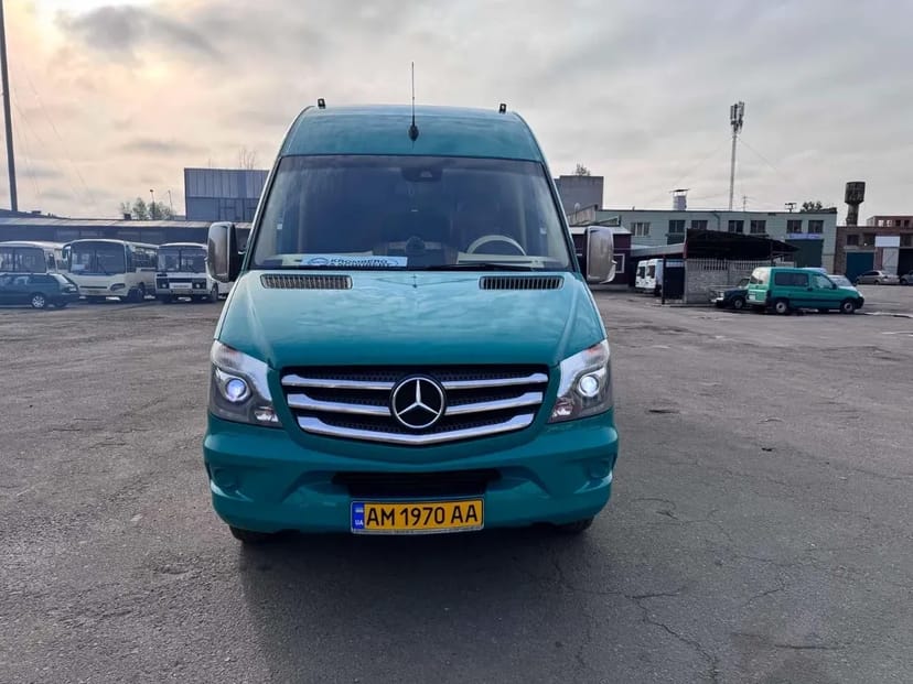 Мікроавтобус Mercedes Sprinter 19 місць
