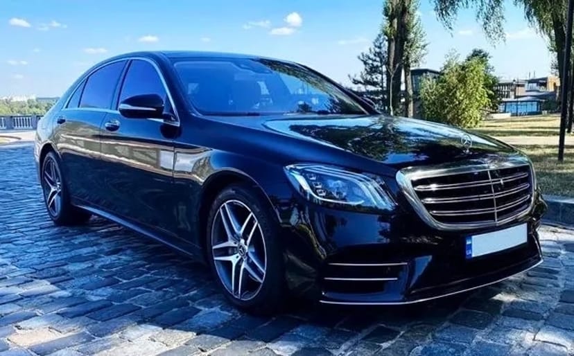 341 Mercedes AMG W222 з водієм (Restyling) – комфорт