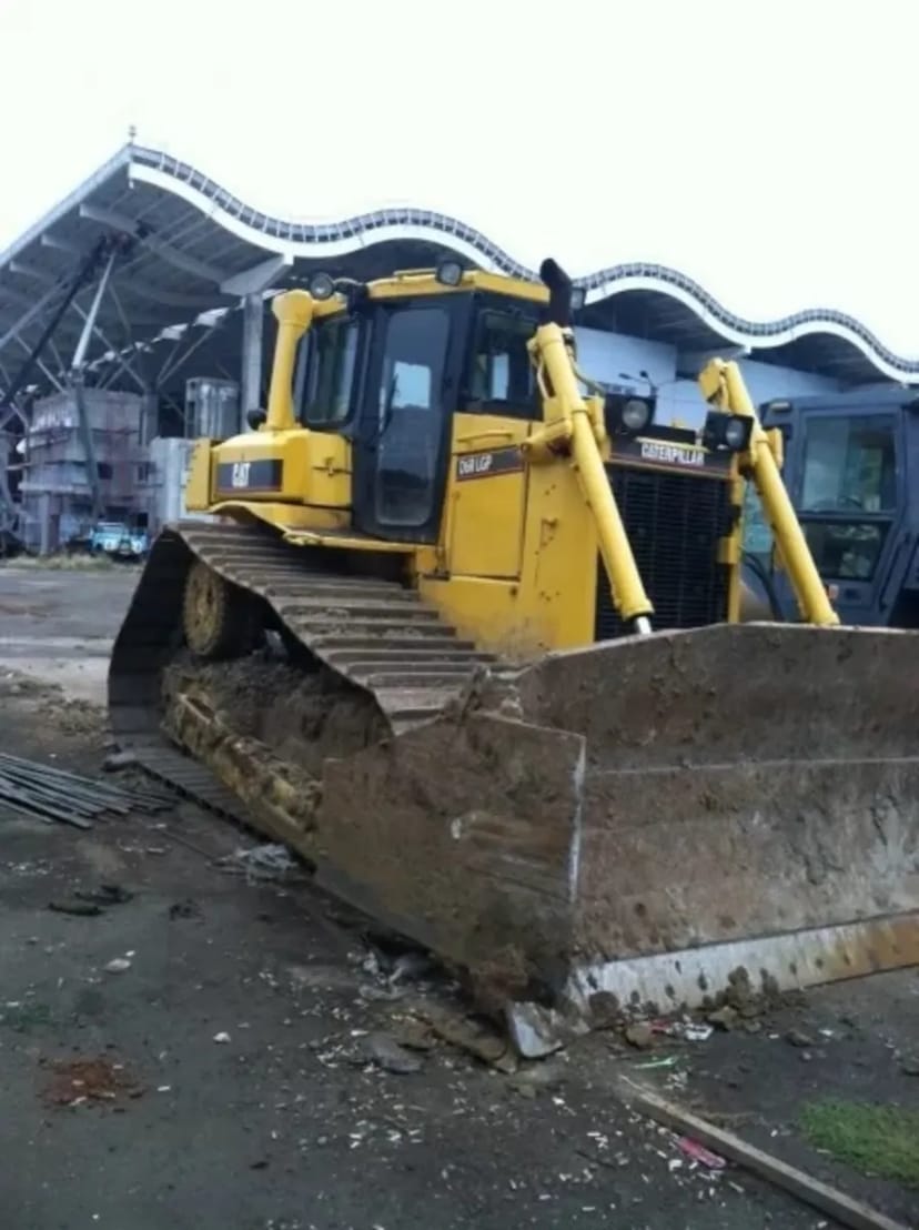 Бульдозер Caterpillar D6: готовий до роботи