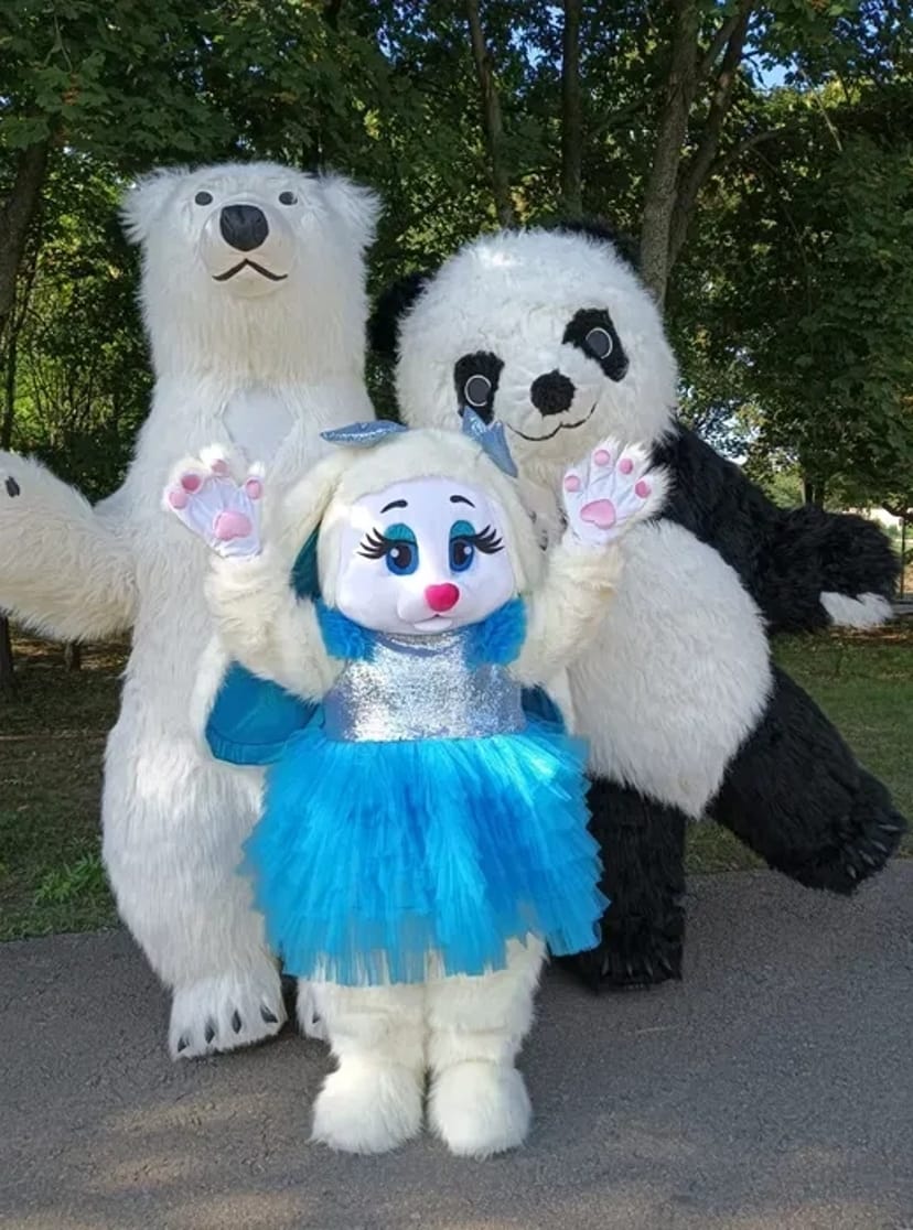 Белый мишка на праздник: оригинальное поздравление и море эмоций!