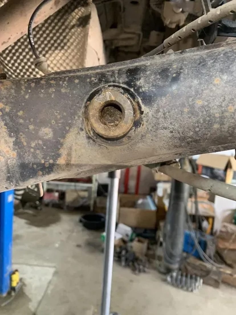 Якісний ремонт задньої балки Peugeot 3008 швидко та надійно