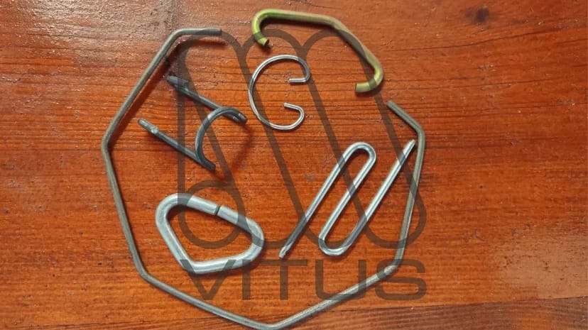 Вироби із дроту. Скоби. Гачки. Вироби фасонні.