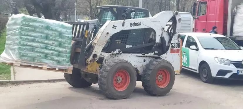 Колісний міні-навантажувач Bobcat