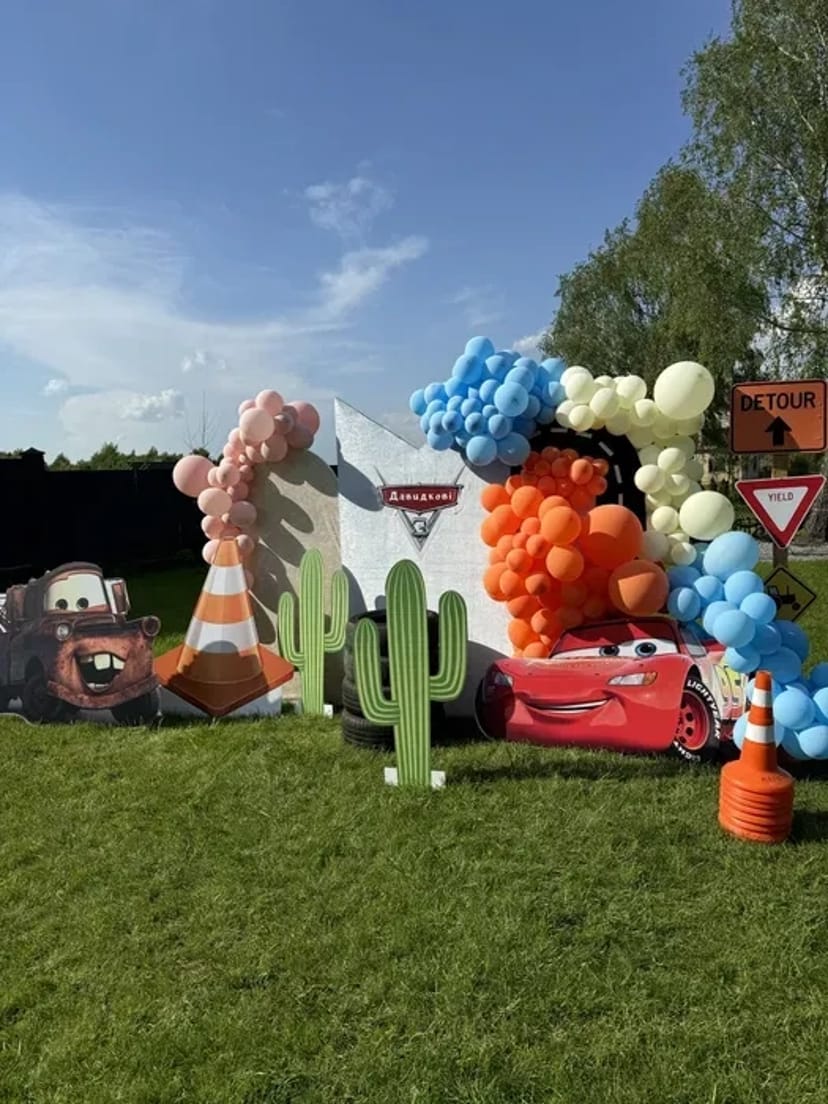 Фігури маквін, тачки, сирник