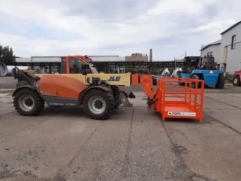 Телескопічний навантажувач (погрузчик) Маниту (Manitou)