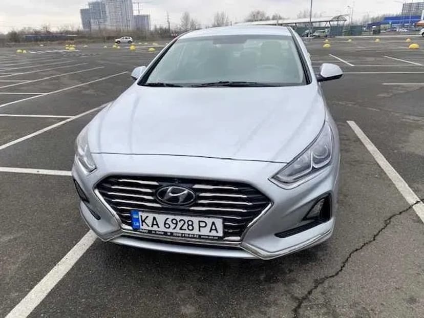 Автомобіль Hyndai Sonata