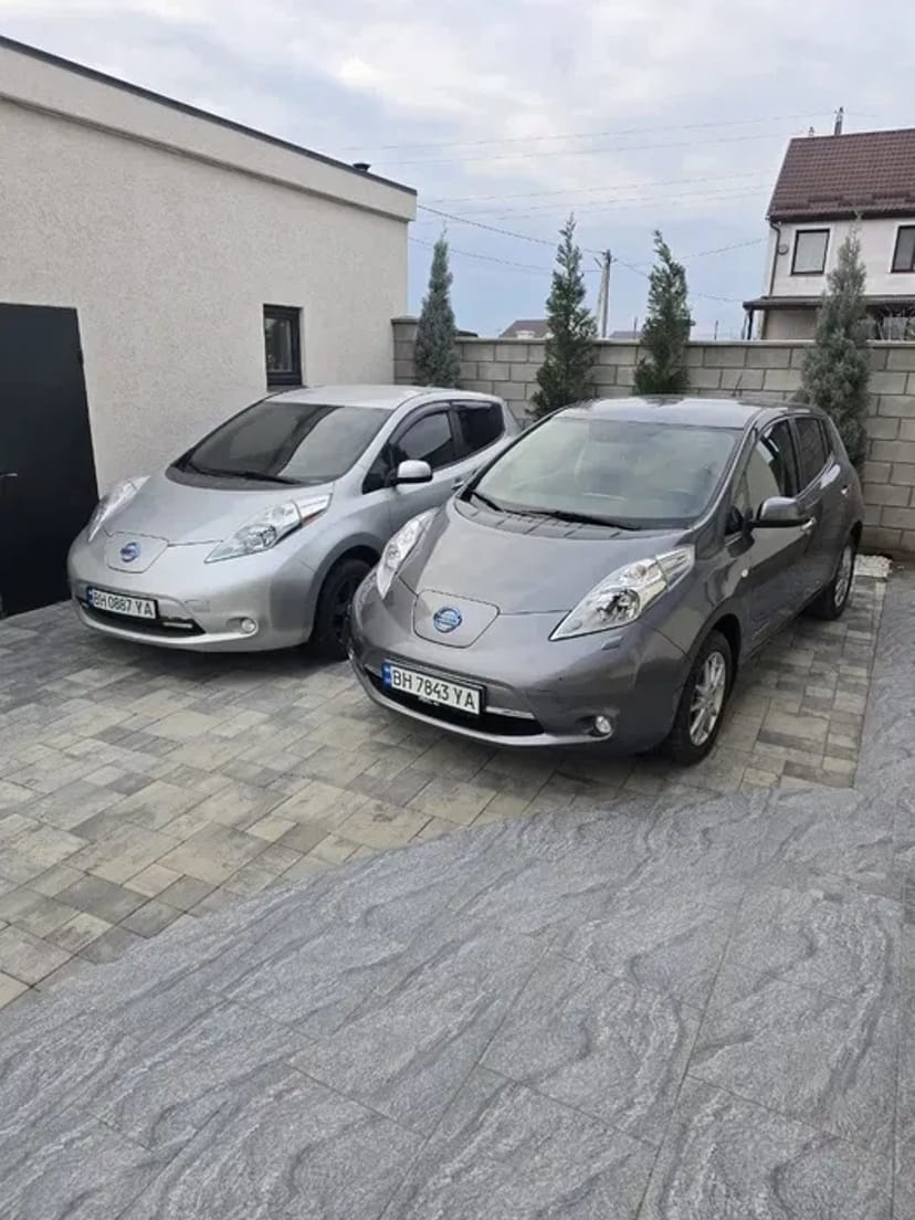 Авто Nissan Leaf