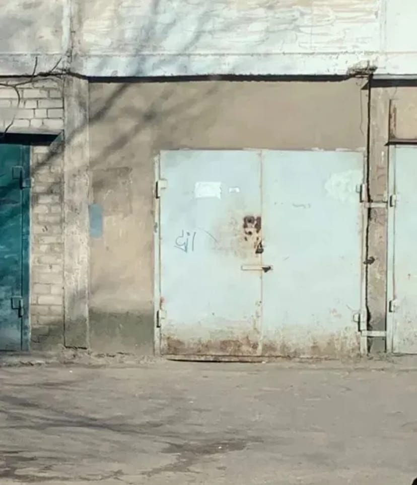 Гараж на Караване