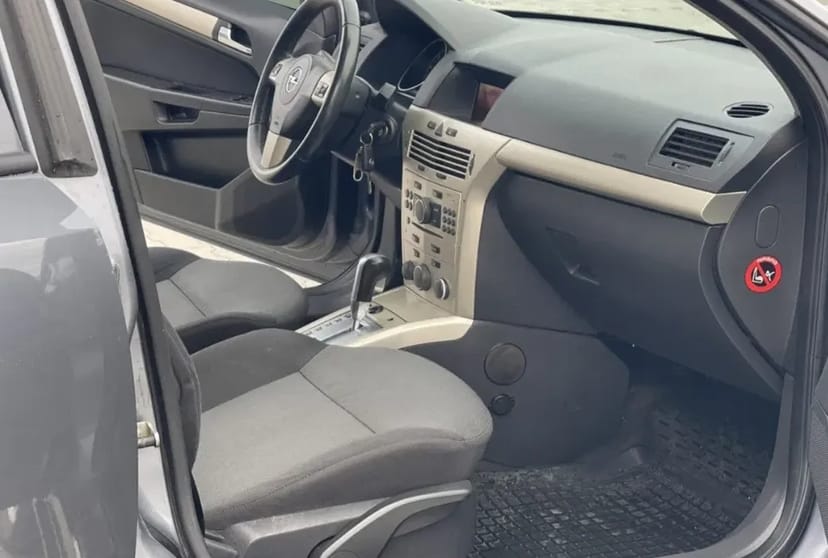 Авто Opel як подобово так і на довготривалий час