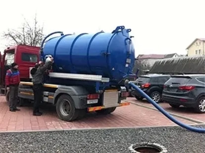 Асенізатор, викачка ям, туалетів