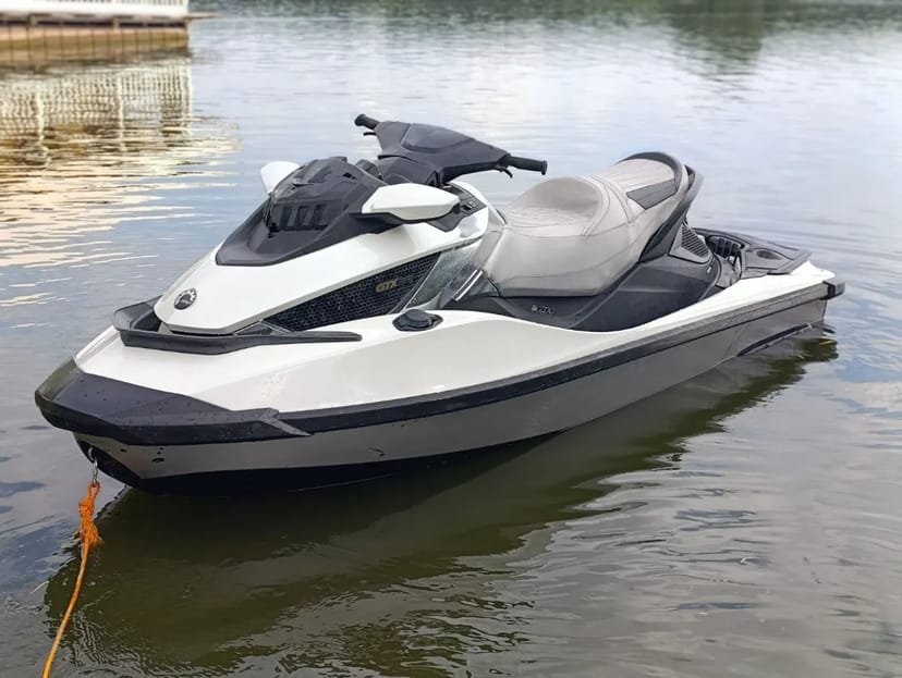 Гідроцикл для активного відпочинку