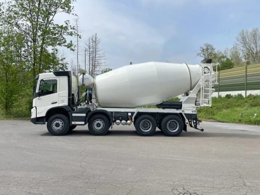 Бетонозмішувач VOLVO з великими обсягами бетону за один цикл роботи