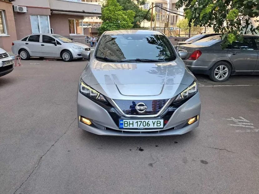 Авто Nissan Leaf