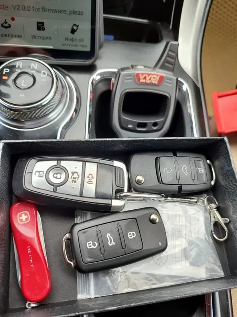 Авто ключі. Програмування, прив'язка, клонування чіпів та ключів