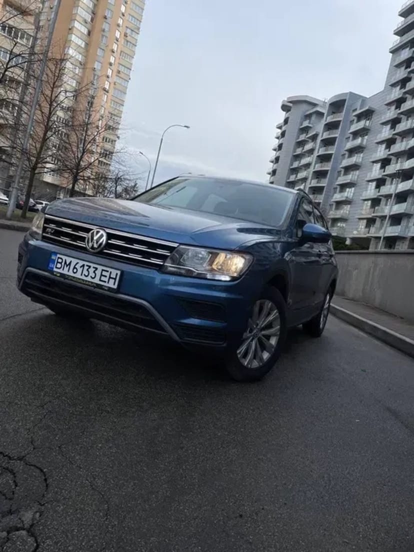Авто Volkswagen Tiguan
