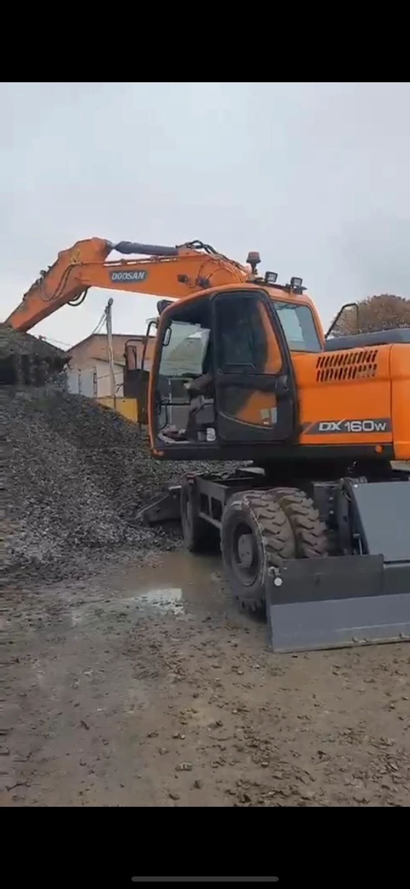 Екскаватор повноповоротний Doosan 160