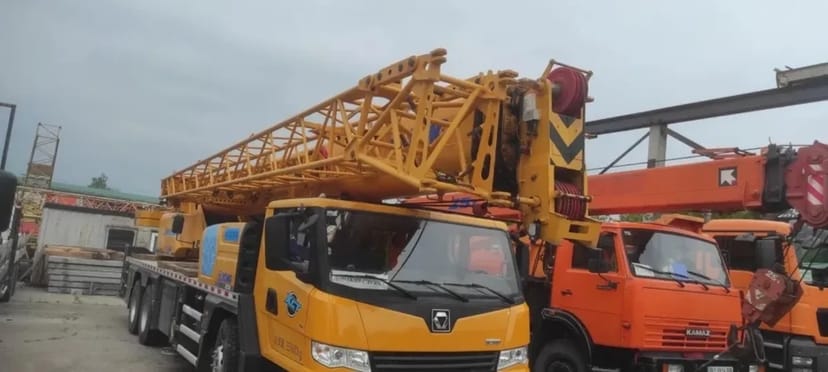 Автокран з оператором для будівництва 40 м
