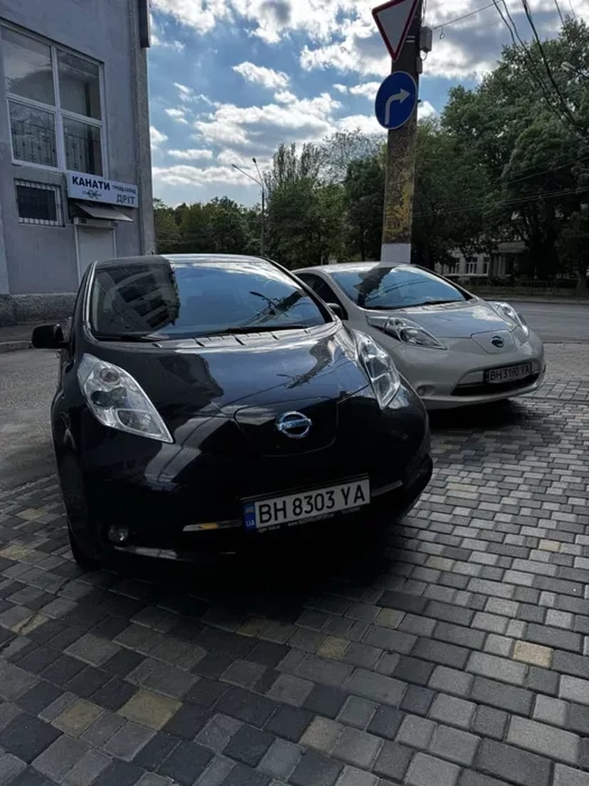 Aвто Nissan leaf 600 грн