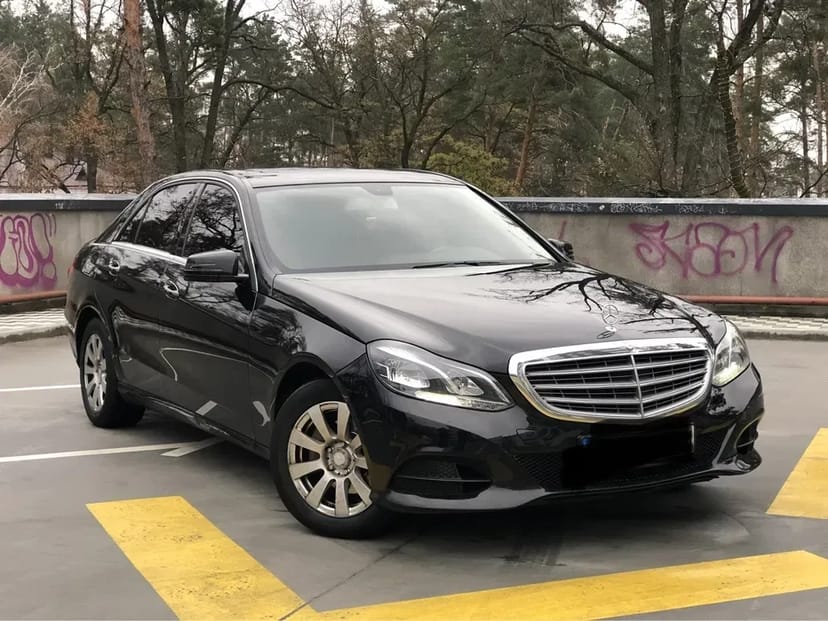 Mercedes -Benz E200