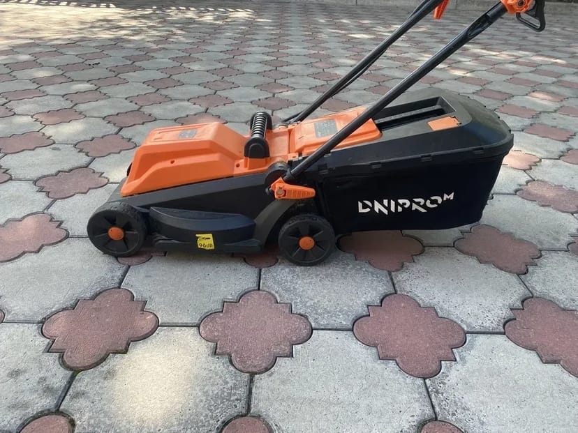 Газонокосарка електрична