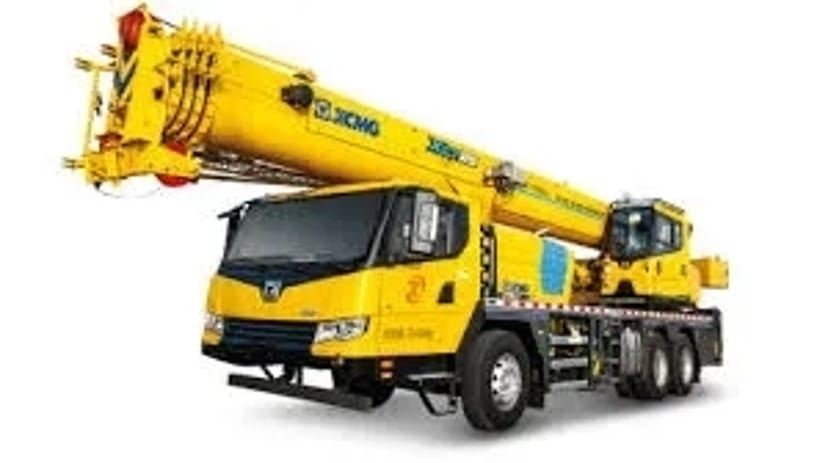 Висотний автокран XCMG 30 тонн (стріла 43 м + гусьок 9 м)