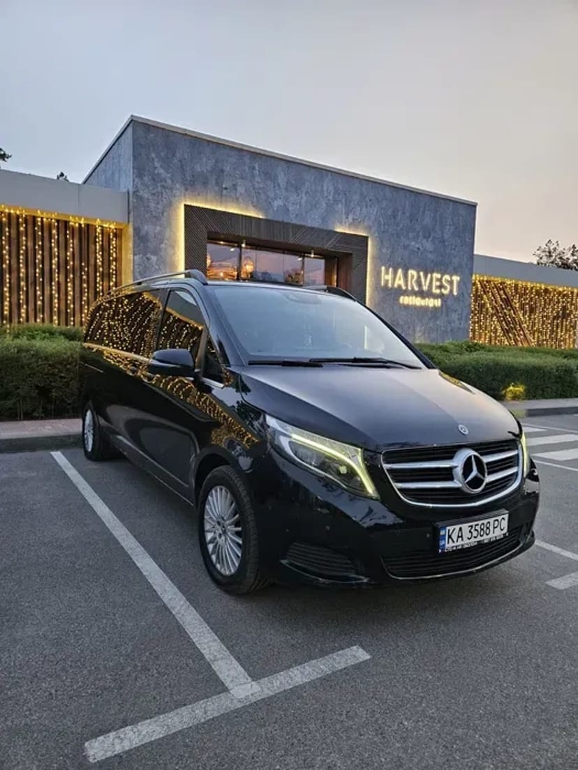 Мікроавтобус з водієм по Києву, за містом та за кордон.