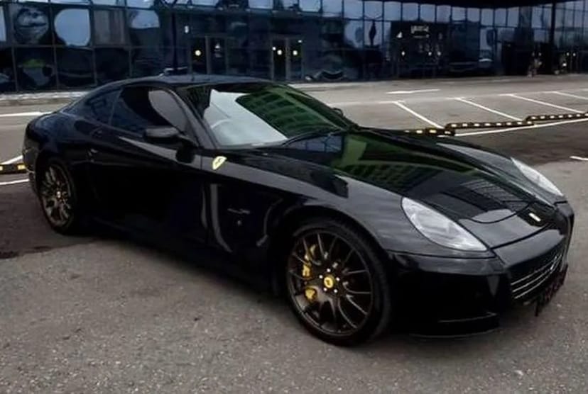 281 Ferrari 612 чорна для фотосесії зйомки замовити