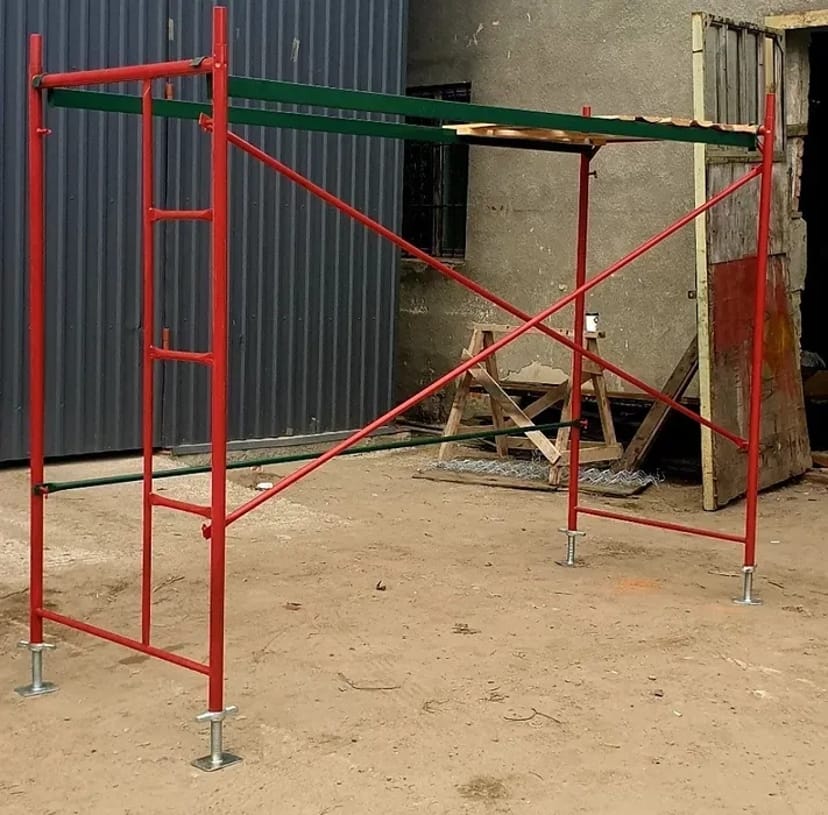 Будівельне риштування легке