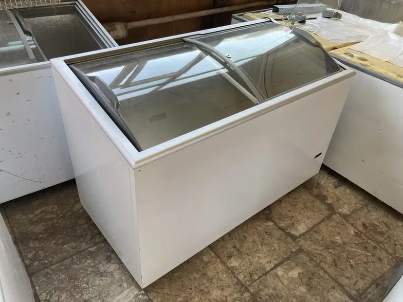 Холодильники, морозильні камери