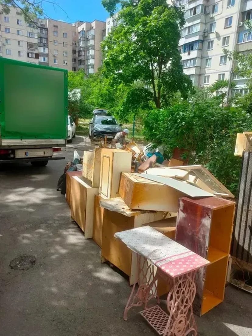 Професійний вивіз старих меблів з демонтажем та навантаженням