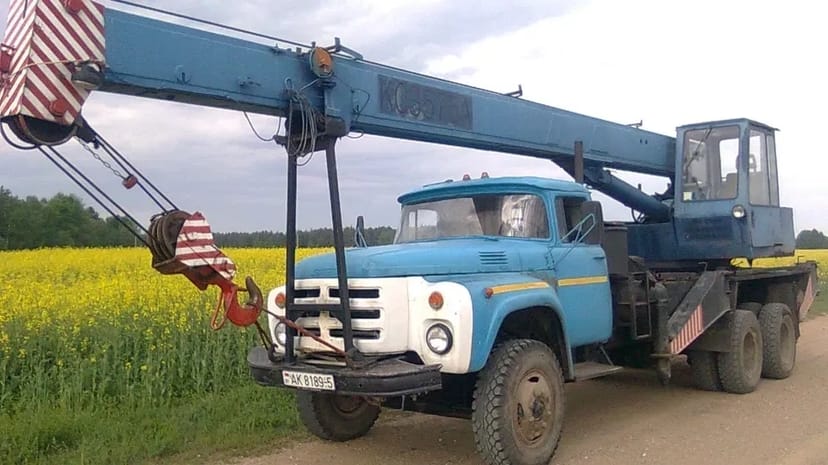 Автокран KС-3575A на базі вантажного автомобіля ЗІЛ-133ГЯ