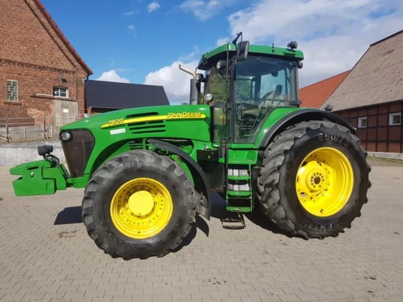 Трактор JOHN DEERE 7920 (736).