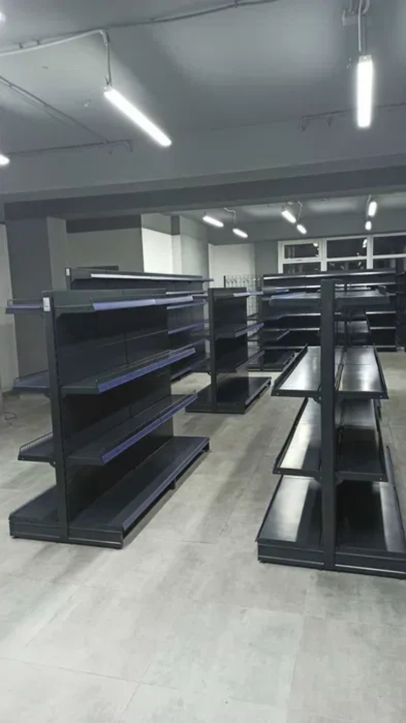 Стеллажи для магазина, торговое оборудование, полки металлические 4 000 грн.