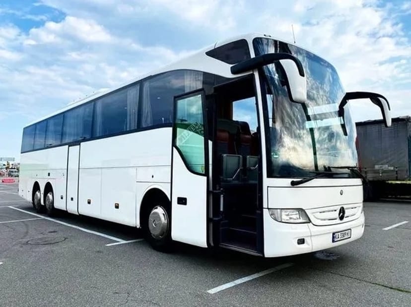 231 Автобус Mercedes-Benz Turizmo на весілля трансфери