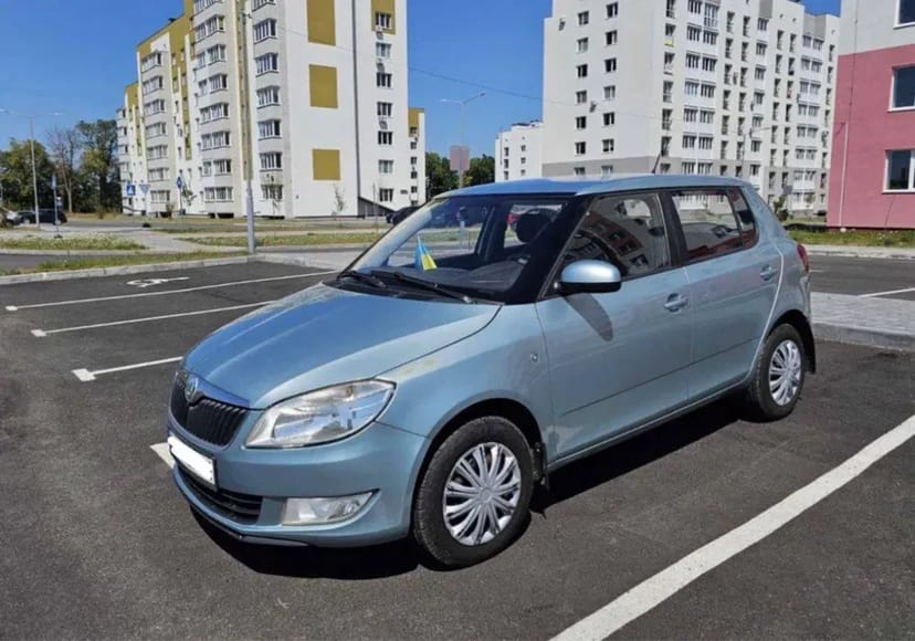 Авто Fabia 2010 року