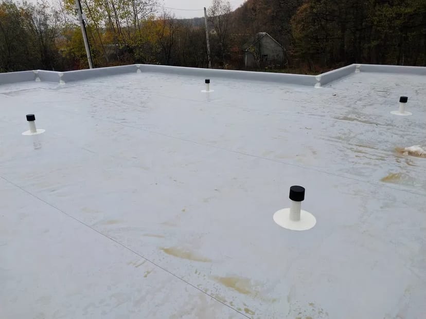 Покрівля даху ПВХ плівкою. Плівка даху, пласка покрівля, монтаж ПВХ мембран