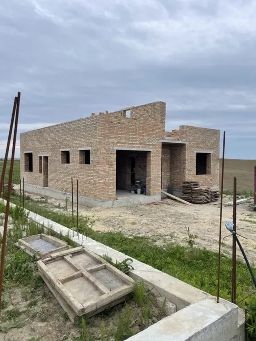 Будуємо будинки та котеджі під ключ — професійна будівельна команда