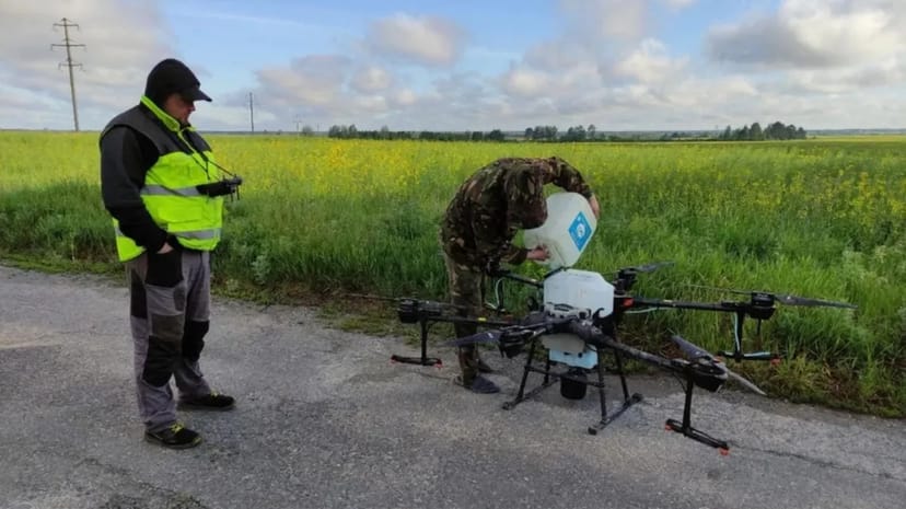 Агродрон для внесення пестицидів, гербіцидів