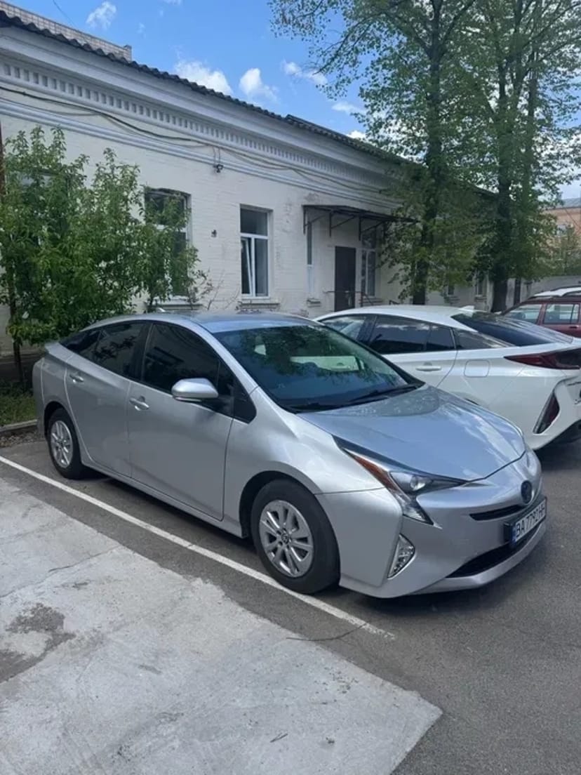 Toyota prius приус 2018