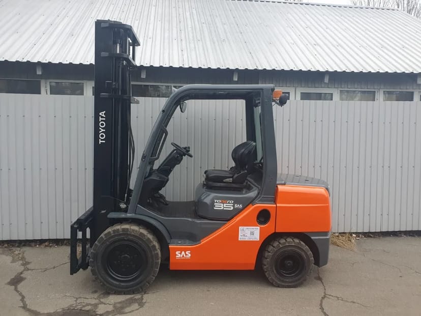 Навантажувач TОYOTA 8FDJF35