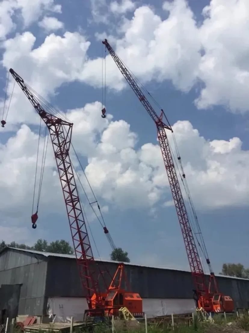 Гусеничний кран МКГ-25 БР вантажопідйомність 25т