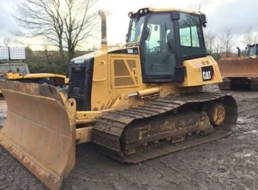 Бульдозер Caterpillar D6K під будівництво