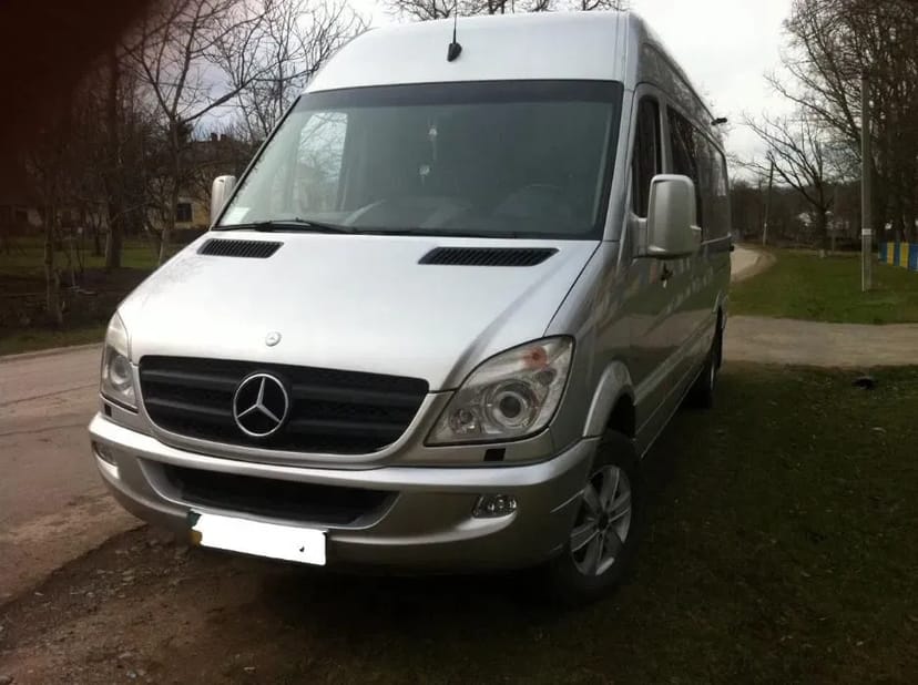 Регулярні перевезення передач та пасажирів за маршрутом Італія-Україна