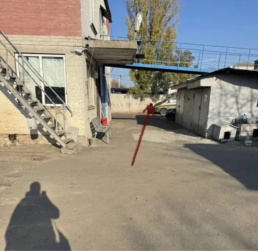 Місце на стоянці, зручний заїзд