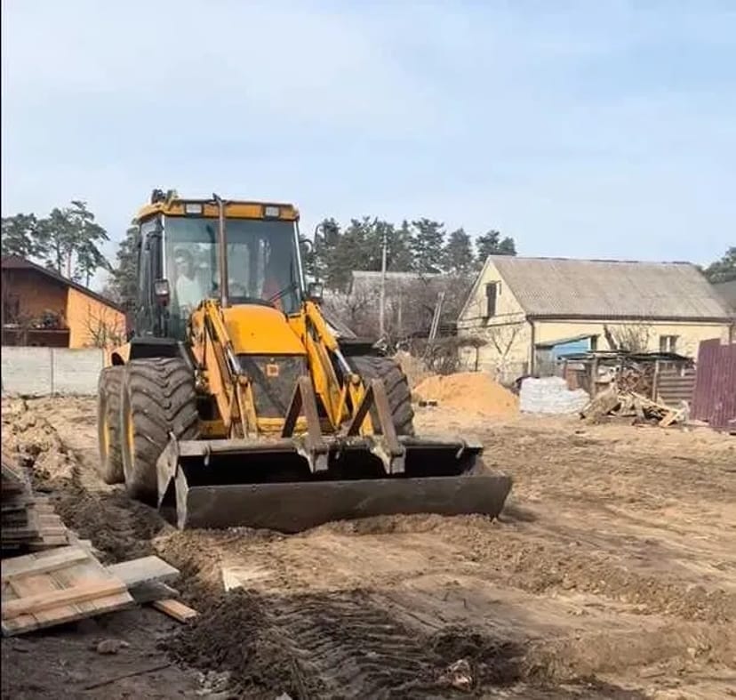 Спецтехніка з оператором — екскаватори, самоскиди