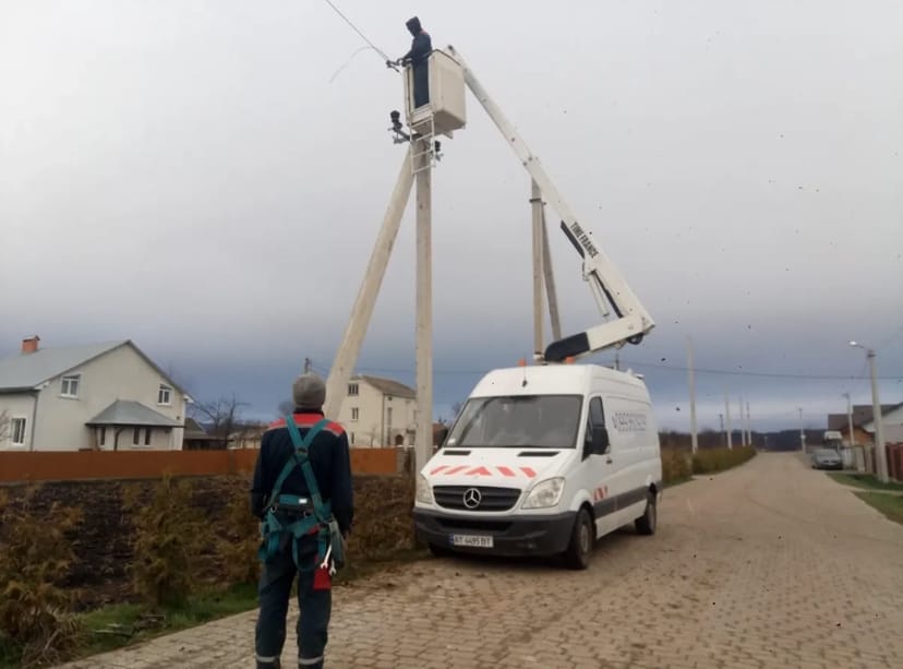 Автовишка Mercedes Benz: надійно та зручно