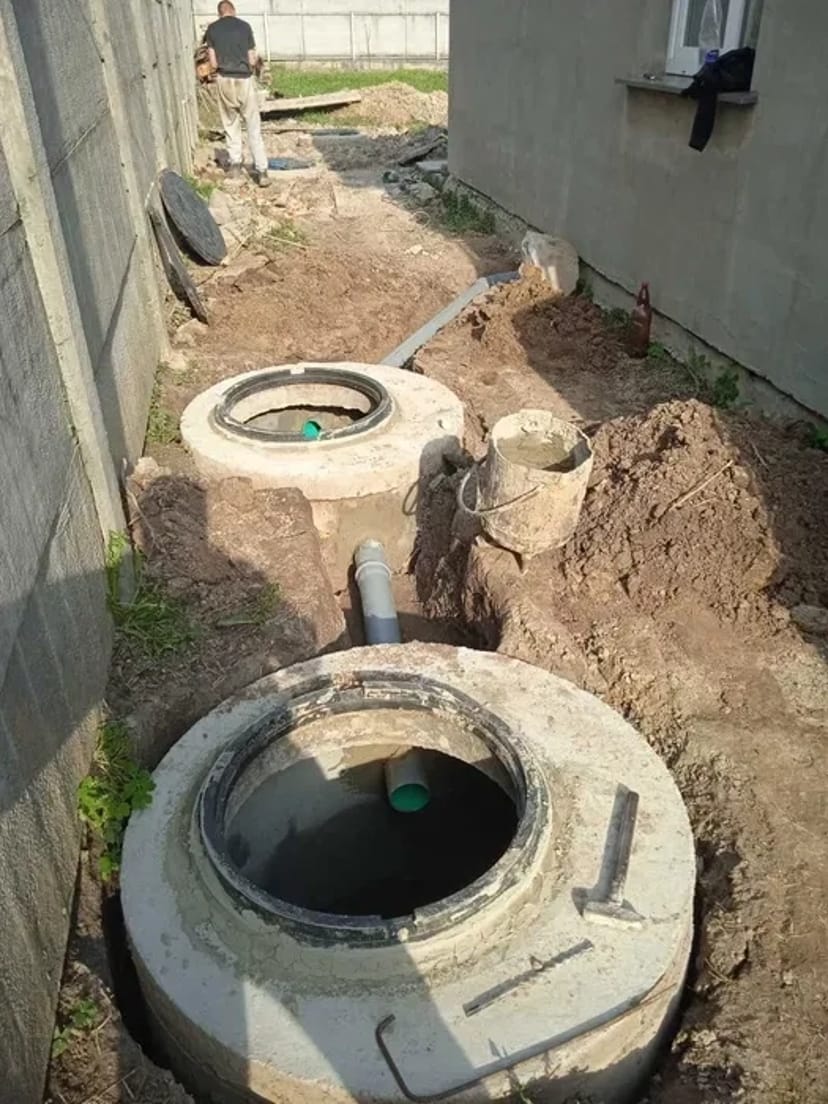 Копання вигрібних ям, копання септиків під ключ , копання каналізації