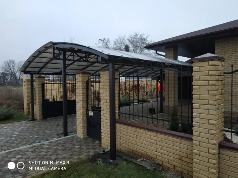 Виготовлення автонавіcів у Дніпрі, з полікарбоату, не дорого.