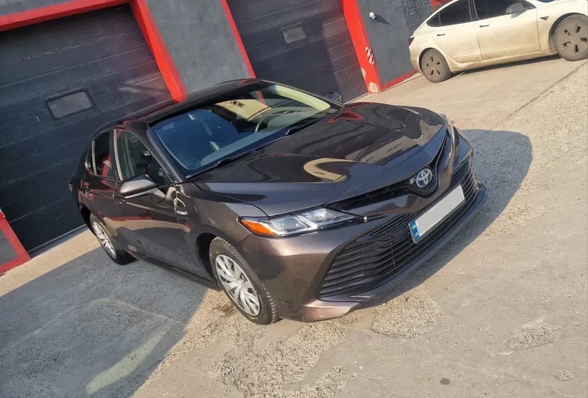 Автомобіль Toyota Camry 70 гібрид