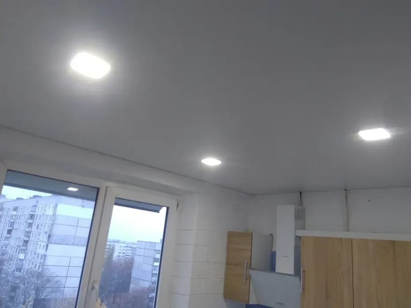 Професійний монтаж натяжних стель у Харкові: Гарантована якість безпосередньо від виробника.